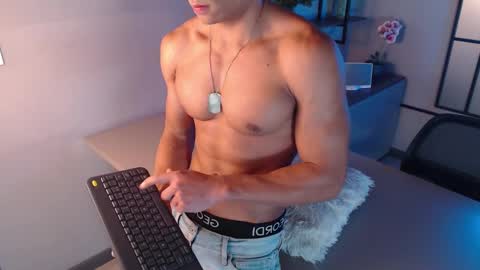 Snapshot of patrick_brown_ chatting on 12.11.24 Patrick Brown online show from 12.11.24