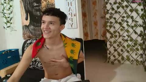 Snapshot of patrick_phoenix chatting on 10.25.25 online show from 10.25.25