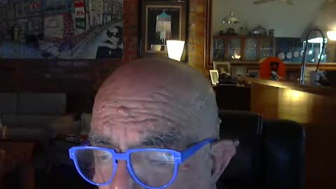 Snapshot of patvac chatting on 12.11.24 patvac online show from 12.11.24