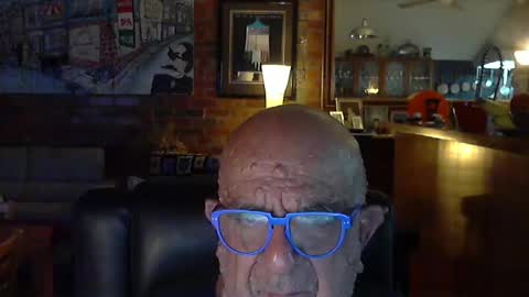 Snapshot of patvac chatting on 12.12.24 patvac online show from 12.12.24