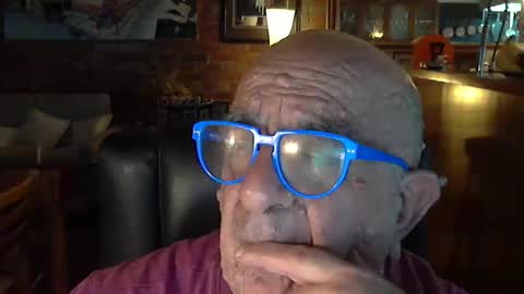 Snapshot of patvac chatting on 12.21.24 patvac online show from 12.21.24