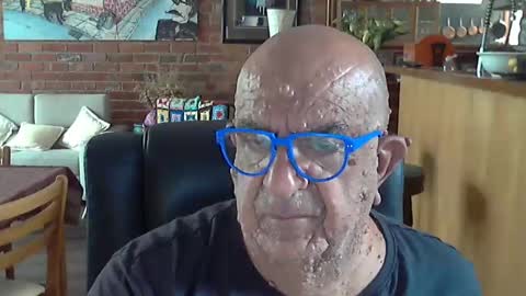 Snapshot of patvac chatting on 12.25.24 patvac online show from 12.25.24