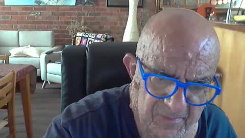 Snapshot of patvac chatting on 12.31.24 patvac online show from 12.31.24