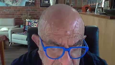 Snapshot of patvac chatting on 01.01.25 patvac online show from 01.01.25