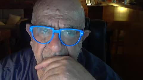 Snapshot of patvac chatting on 01.04.25 patvac online show from 01.04.25