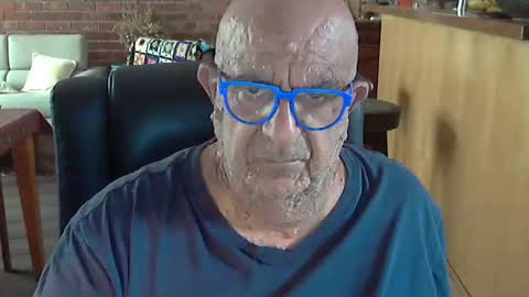 Snapshot of patvac chatting on 01.05.25 patvac online show from 01.05.25