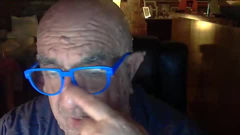 Snapshot of patvac chatting on 01.24.25 patvac online show from 01.24.25