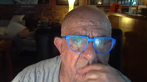 Snapshot of patvac chatting on 02.04.25 patvac online show from 02.04.25