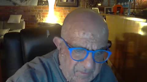 Snapshot of patvac chatting on 09.14.25 patvac online show from 09.14.25