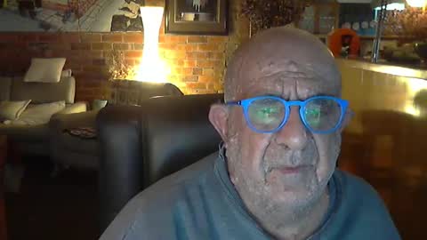 Snapshot of patvac chatting on 09.16.25 patvac online show from 09.16.25