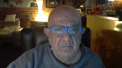 Snapshot of patvac chatting on 09.20.25 patvac online show from 09.20.25