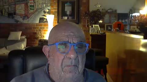 Snapshot of patvac chatting on 09.21.25 patvac online show from 09.21.25