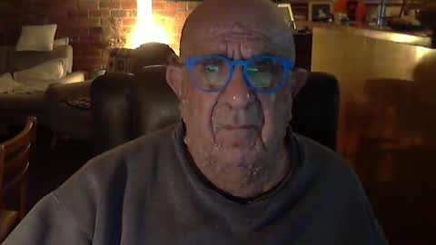 Snapshot of patvac chatting on 09.23.25 patvac online show from 09.23.25