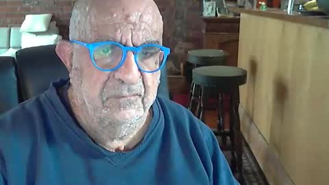 Snapshot of patvac chatting on 09.27.25 patvac online show from 09.27.25