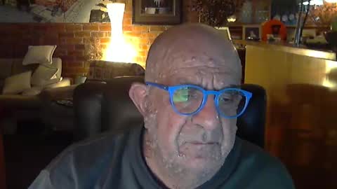 Snapshot of patvac chatting on 09.29.25 patvac online show from 09.29.25