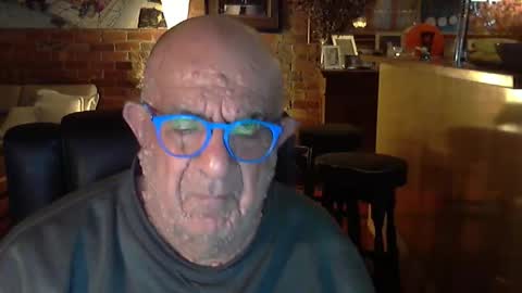 Snapshot of patvac chatting on 10.12.25 patvac online show from 10.12.25