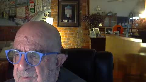 Snapshot of patvac chatting on 10.13.25 patvac online show from 10.13.25