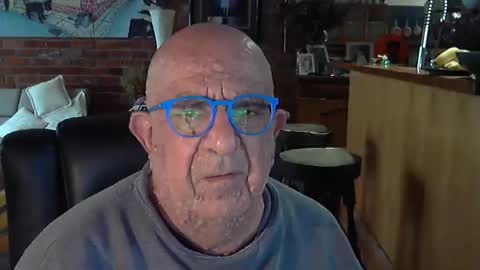 Snapshot of patvac chatting on 10.18.25 patvac online show from 10.18.25