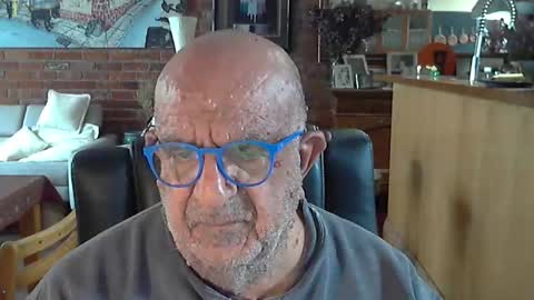 Snapshot of patvac chatting on 10.26.25 patvac online show from 10.26.25