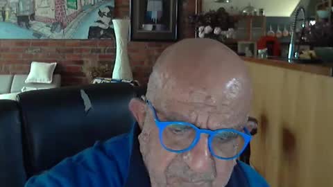 Snapshot of patvac chatting on 11.17.25 patvac online show from 11.17.25