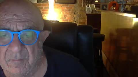 Snapshot of patvac chatting on 12.14.25 patvac online show from 12.14.25