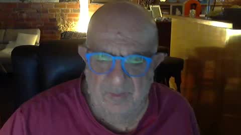 Snapshot of patvac chatting on 12.22.25 patvac online show from 12.22.25