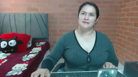 paula__117 online show from 04.11.26