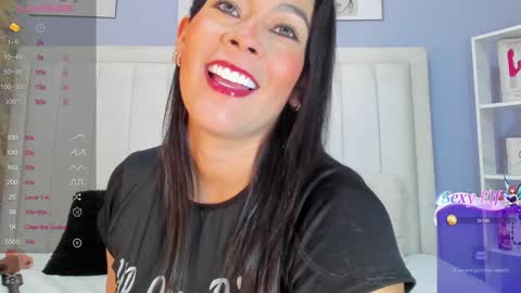 Snapshot of paula_brown18 chatting on 01.26.25 Pau online show from 01.26.25