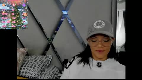 Snapshot of paula_daniela1 chatting on 12.15.24 Paula online show from 12.15.24