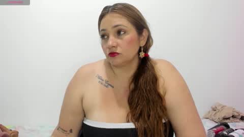 Snapshot of paulaharrison chatting on 10.04.25 paulaharrison online show from 10.04.25