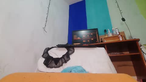 PAULA VALENTINA online show from 12.19.24