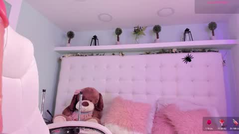 paulha_miller online show from 11.03.25