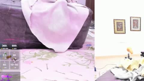 Paulina Davis  online show from 02.04.25