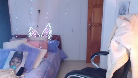 Snapshot of paulina_galvis2700 chatting on 05.22.26 paulina online show from 05.22.26