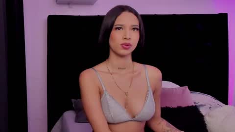 PAULINA  online show from 04.24.26