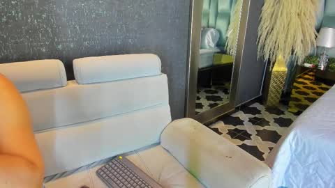 Snapshot of paulinaduarte_ chatting on 11.14.25 Paulina online show from 11.14.25