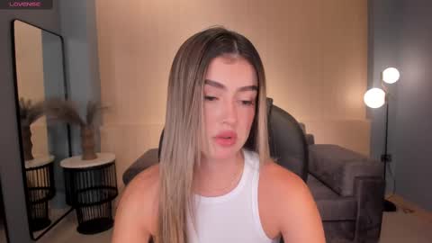 Snapshot of paulinasantosx chatting on 03.12.25 Paulina Santos online show from 03.12.25