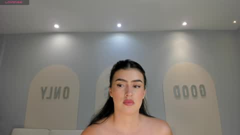Paulina Santos  online show from 04.22.26