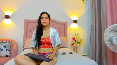 paulinavera online show from 03.24.26