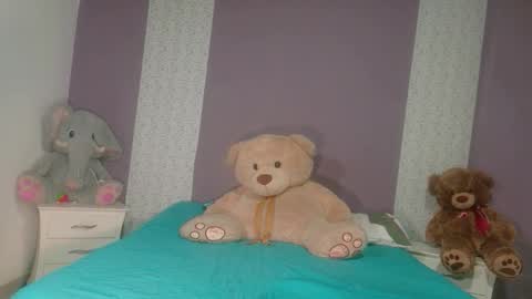 Snapshot of paulinawilliams chatting on 11.15.25 paulina online show from 11.15.25