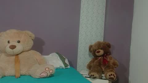 Snapshot of paulinawilliams chatting on 11.18.25 paulina online show from 11.18.25