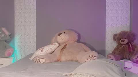 Snapshot of paulinawilliams chatting on 12.13.25 paulina online show from 12.13.25