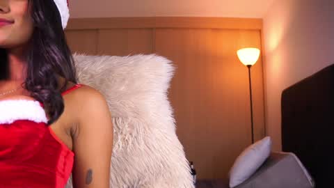 pauline_7 online show from 12.24.24