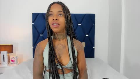 Pauline online show from 10.05.25