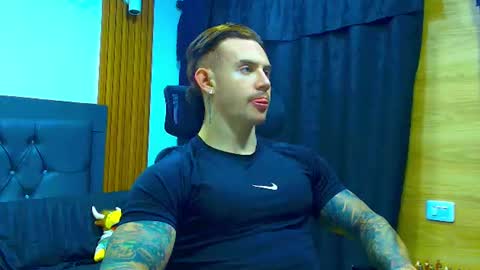 Snapshot of paulthompson_ chatting on 06.15.26 Paul online show from 06.15.26