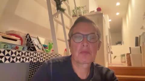 paulwill2377 online show from 12.15.25