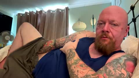 Snapshot of paulyb445 chatting on 09.27.25 paulyb445 online show from 09.27.25