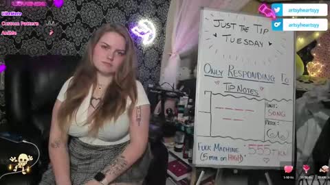 ArtsyHeartsyy online show from 12.11.24