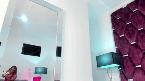 Snapshot of paytonferrara_ chatting on 12.15.25 PaytonFerrara online show from 12.15.25