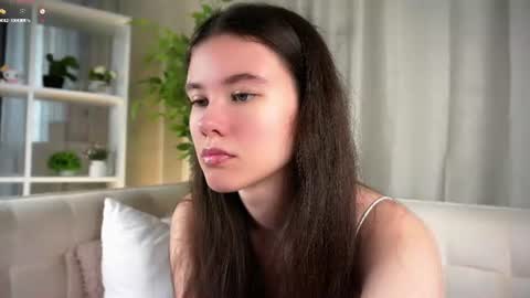 Snapshot of pazrapacki chatting on 06.21.26 Beautiful Mila online show from 06.21.26
